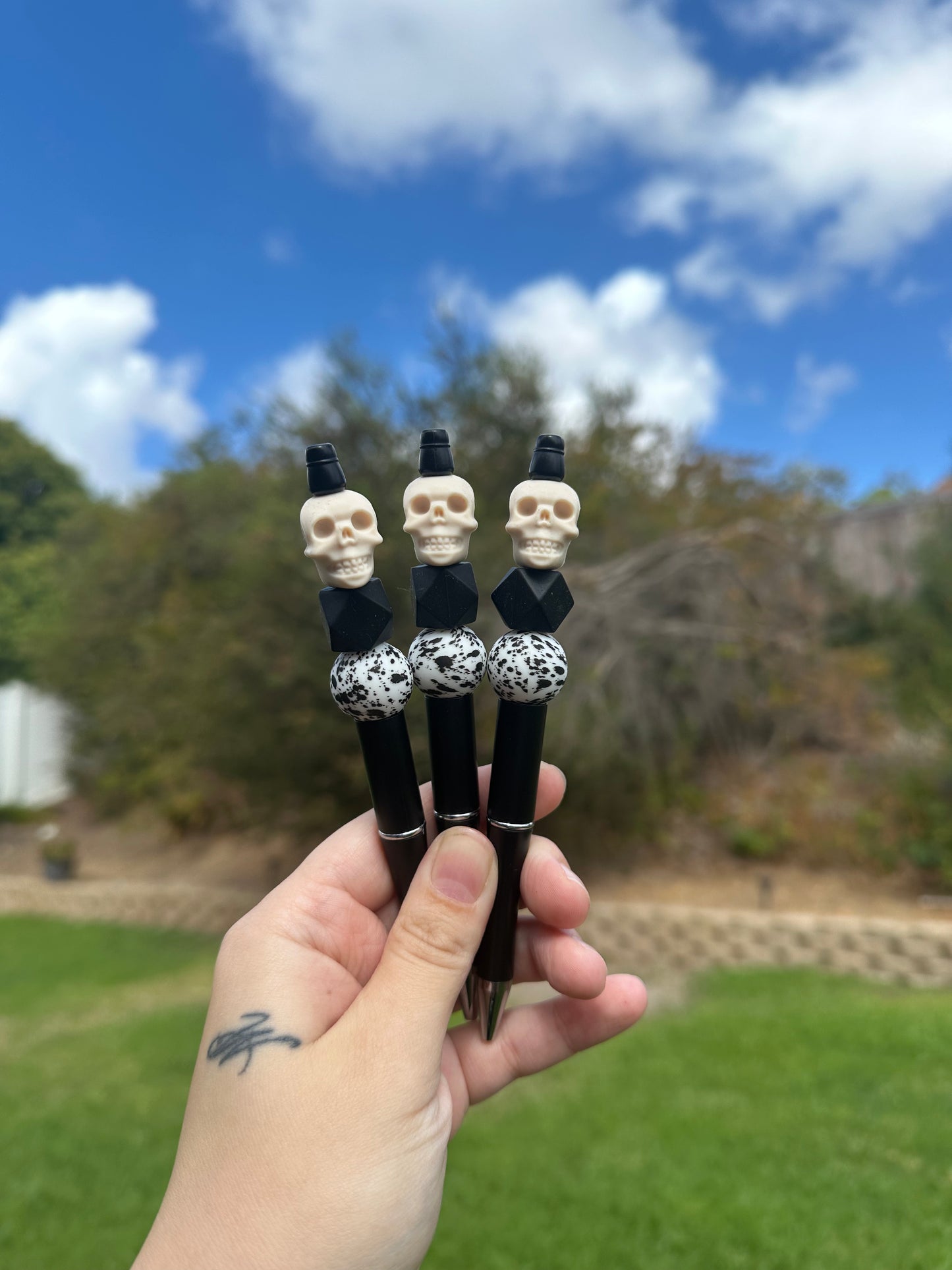 Tan Skull head pen (Ready to ship - 1- 3 business days)